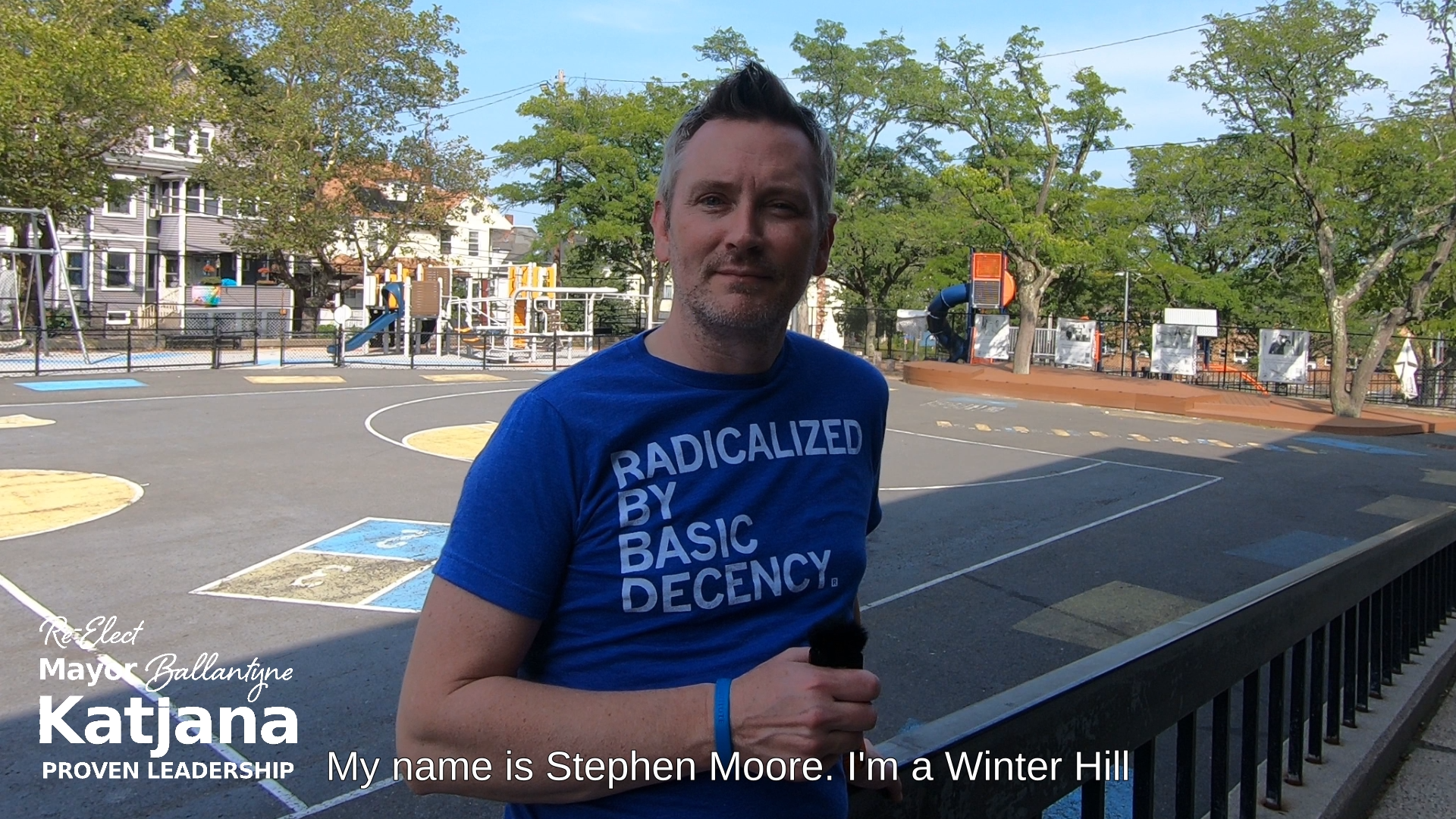 Winter Hill School parent, Stephen Moore supports Mayor Katjana Ballantyne